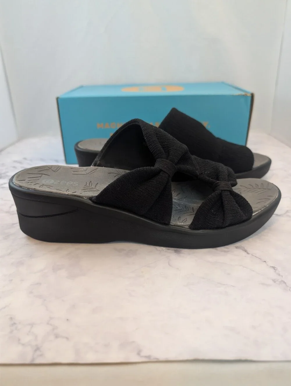 Bzees Smile II Womens Wedge Sandals Sz 10 Wide Black